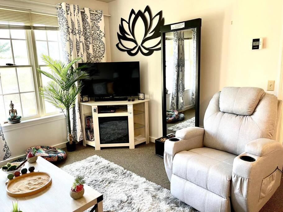 Gorgeous New Zen Suite Sleeps 4-Ski On Off Jiminy Hancock Exteriör bild