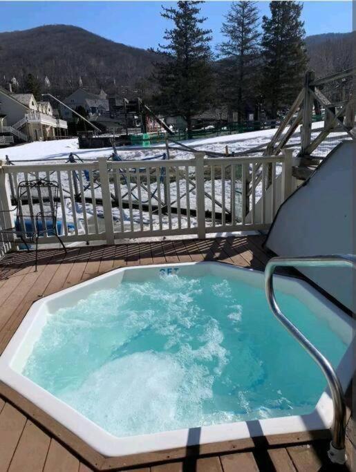 Gorgeous New Zen Suite Sleeps 4-Ski On Off Jiminy Hancock Exteriör bild